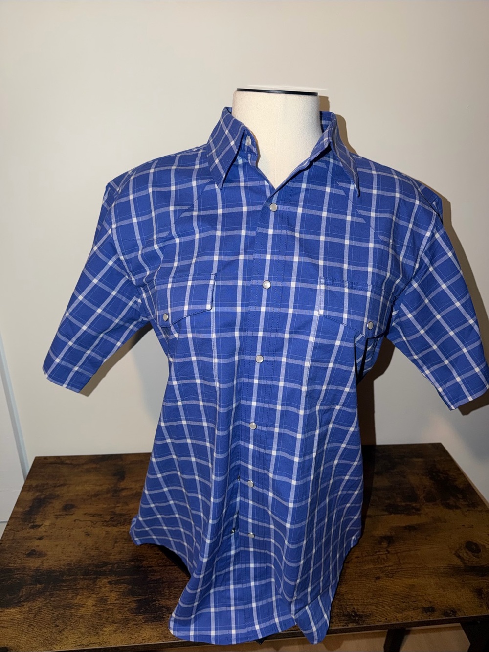 Short sleeve pearl snap